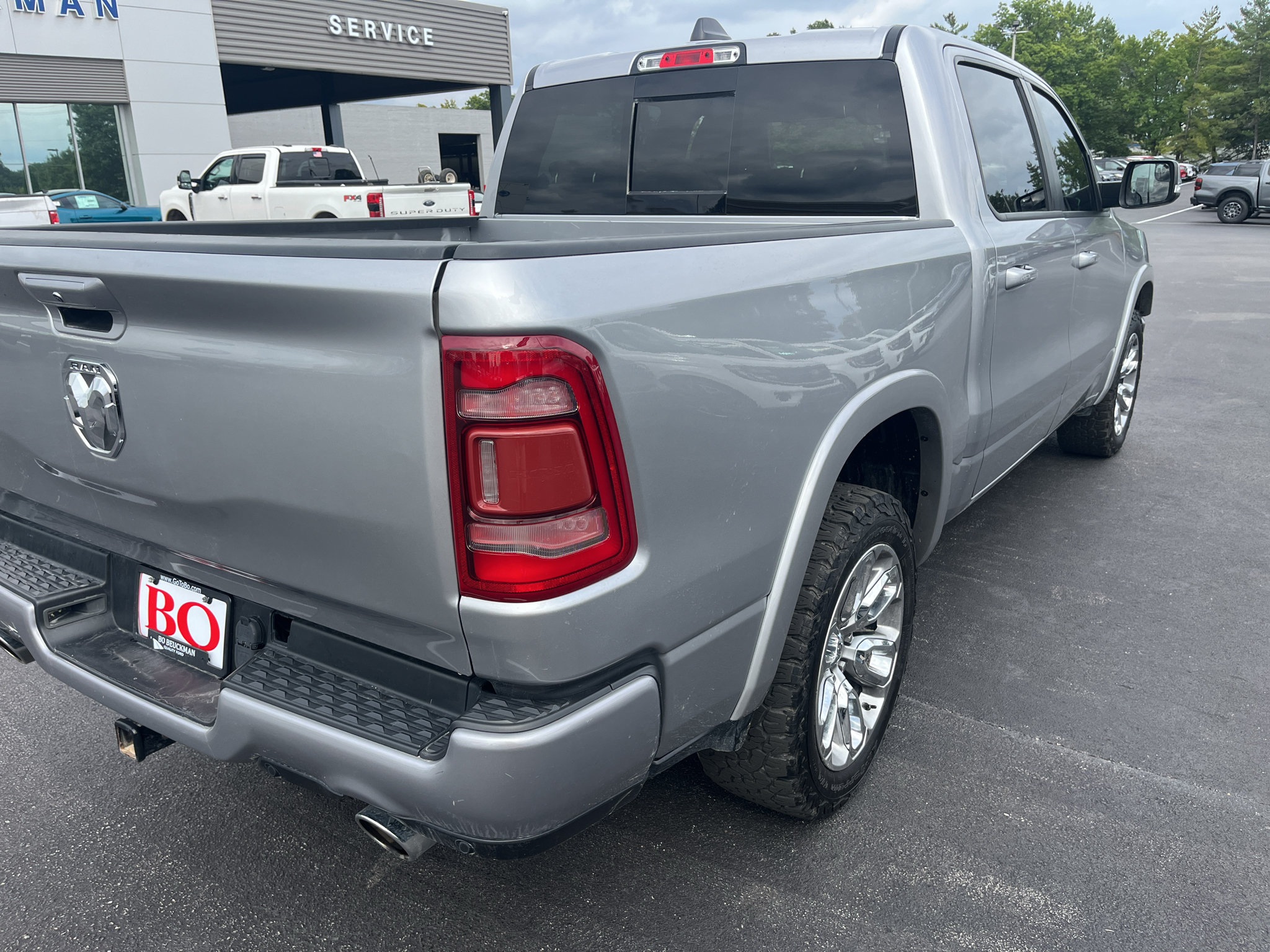 Used 2022 RAM 1500 Laramie w/ Sport Appearance Package AWD/4WD image 8