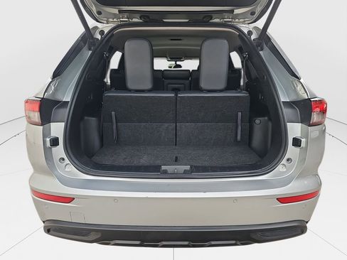 Used 2024 Mitsubishi Outlander SE image 22