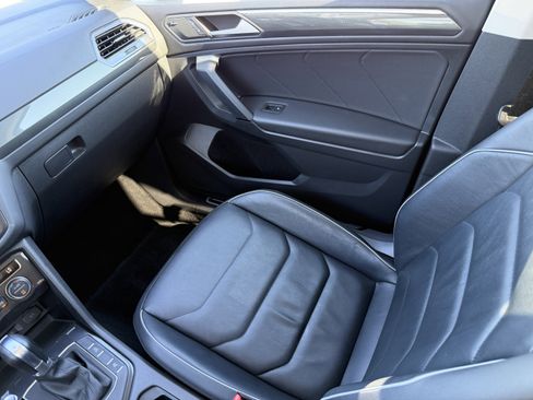 Used 2019 Volkswagen Tiguan SEL Premium w/ 3rd Row Seat Package image 17