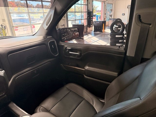Used 2021 Chevrolet Silverado 1500 LT Trail Boss w/ Convenience Package II AWD/4WD image 18