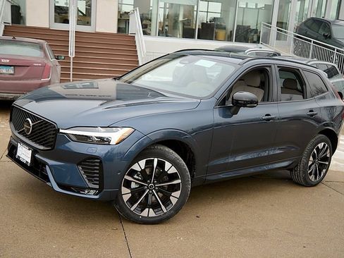 New 2026 Volvo XC60 B5 Plus w/ Protection Package Premier image 3