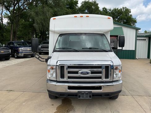Used 2013 Ford E-350 and Econoline 350 Super Duty w/ Shuttle Bus Prep Pkg image 5
