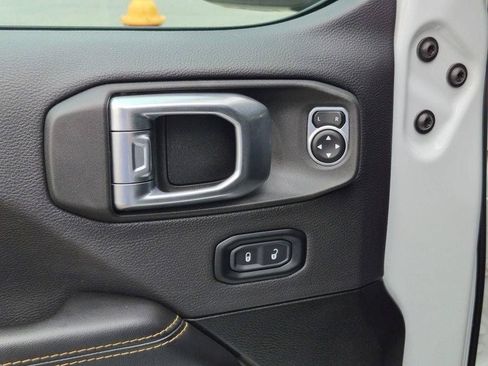 Used 2024 Jeep Wrangler Unlimited Sahara w/ Technology Group AWD/4WD image 12