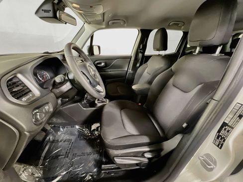 Used 2023 Jeep Renegade Latitude AWD/4WD image 20