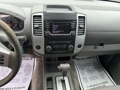 Used 2018 Nissan Frontier SV RWD image 11