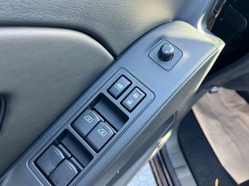 New 2026 Nissan Frontier SV image 12