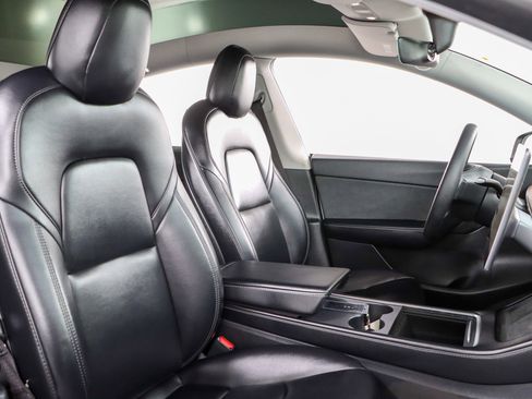 Used 2021 Tesla Model Y Long Range image 26