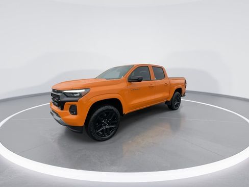 Used 2025 Chevrolet Colorado Z71 w/ Z71 Convenience Package 2 AWD/4WD image 4
