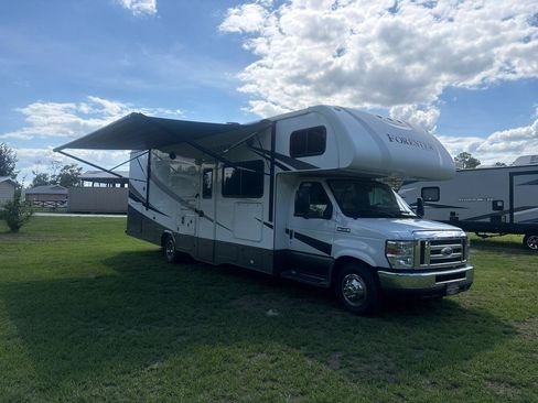 Used 2016 Ford E-450 and Econoline 450 Super Duty w/ Motorhome Prep Package RWD image 1