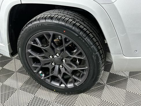Certified 2024 Jeep Grand Cherokee Summit w/ High Altitude Package image 44