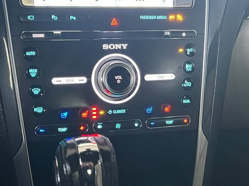 Used 2018 Ford Explorer Limited w/ Equipment Group 301A image 30