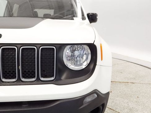 Certified 2023 Jeep Renegade Latitude w/ Sun/Sound Group AWD/4WD image 14