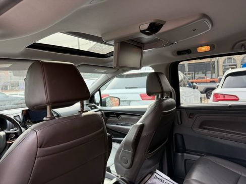 Used 2018 Honda Odyssey Elite image 11