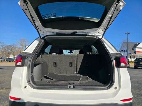 Used 2022 Chevrolet Equinox LT image 24