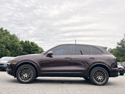 Used 2017 Porsche Cayenne Platinum Edition AWD/4WD image 2