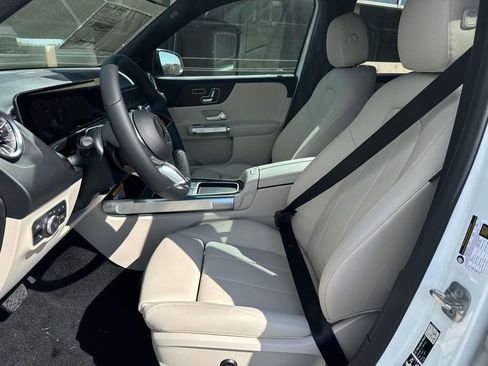 New 2026 Mercedes-Benz GLB 250 image 9