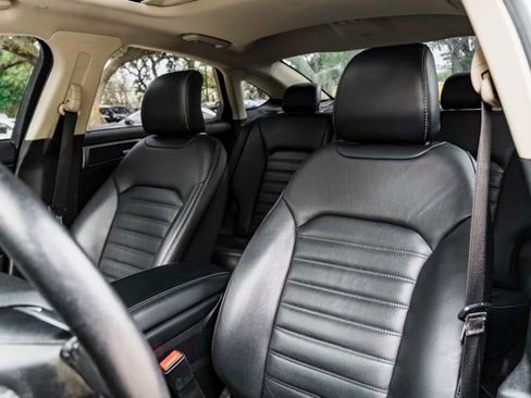 Used 2018 Ford Fusion SE w/ Equipment Group 602A image 10