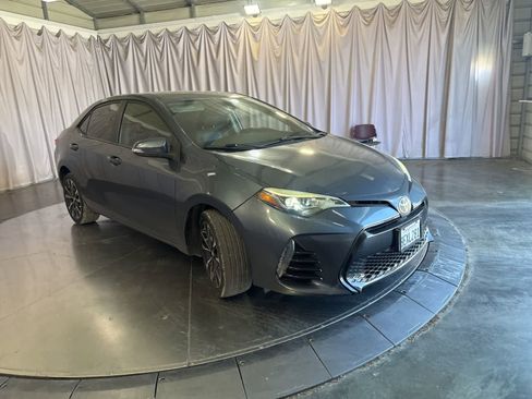 Used 2018 Toyota Corolla SE w/ Carpet Mat Package (TMS) FWD image 3