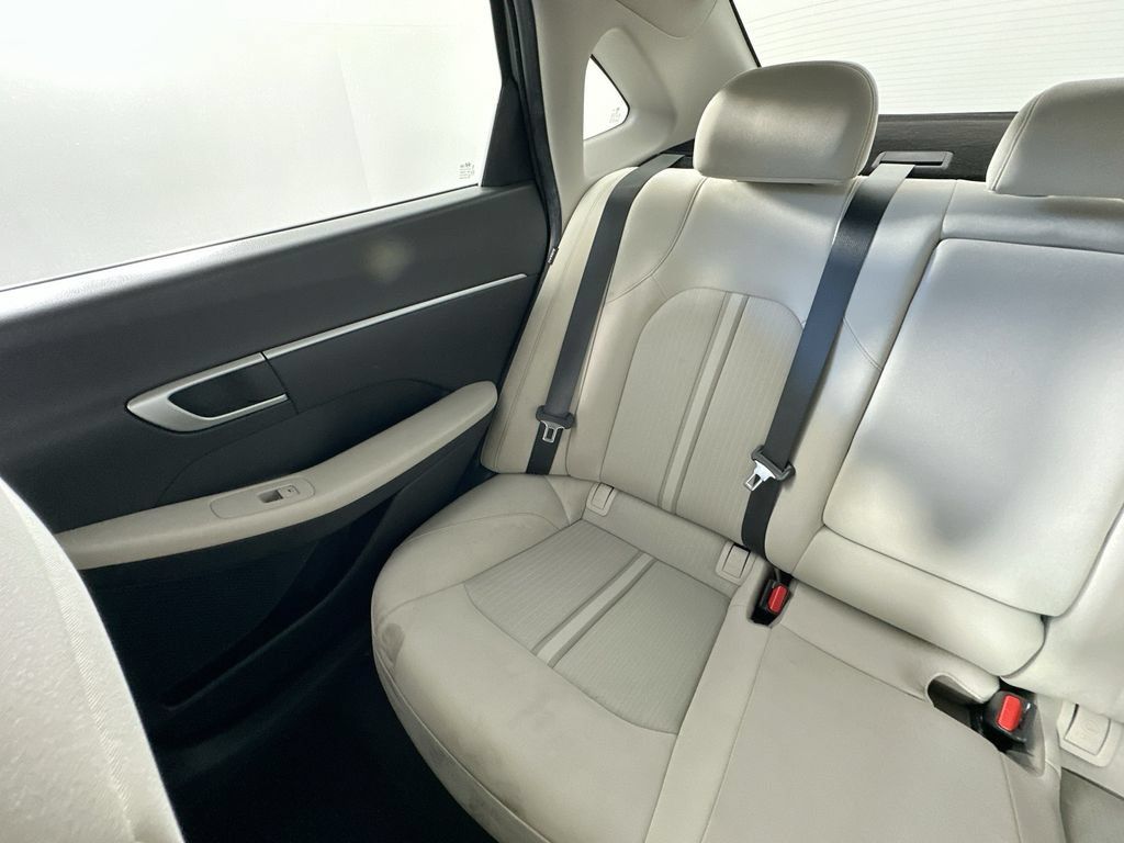 Used 2025 Hyundai Sonata SEL FWD image 12