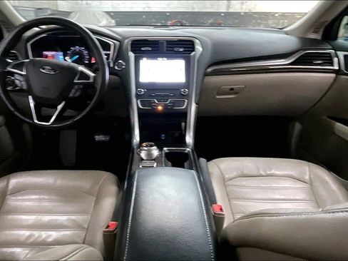 Used 2017 Ford Fusion SE image 17