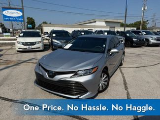 Used 2018 Toyota Camry LE image 1
