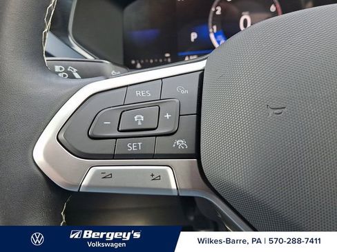 Certified 2023 Volkswagen Taos SE w/ Panoramic Sunroof Package image 24