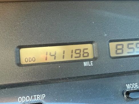 Used 2001 Toyota Avalon XLS image 15