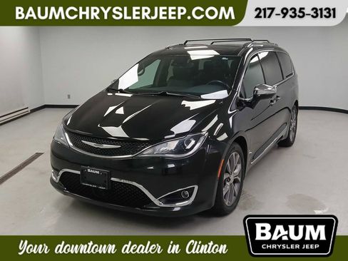 Used 2020 Chrysler Pacifica Limited image 1