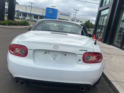 Used 2013 MAZDA MX-5 Miata Club RWD image 11