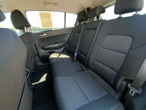 Used 2020 Kia Sportage LX AWD/4WD image 8