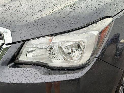 Used 2018 Subaru Forester 2.5i Premium AWD/4WD image 9
