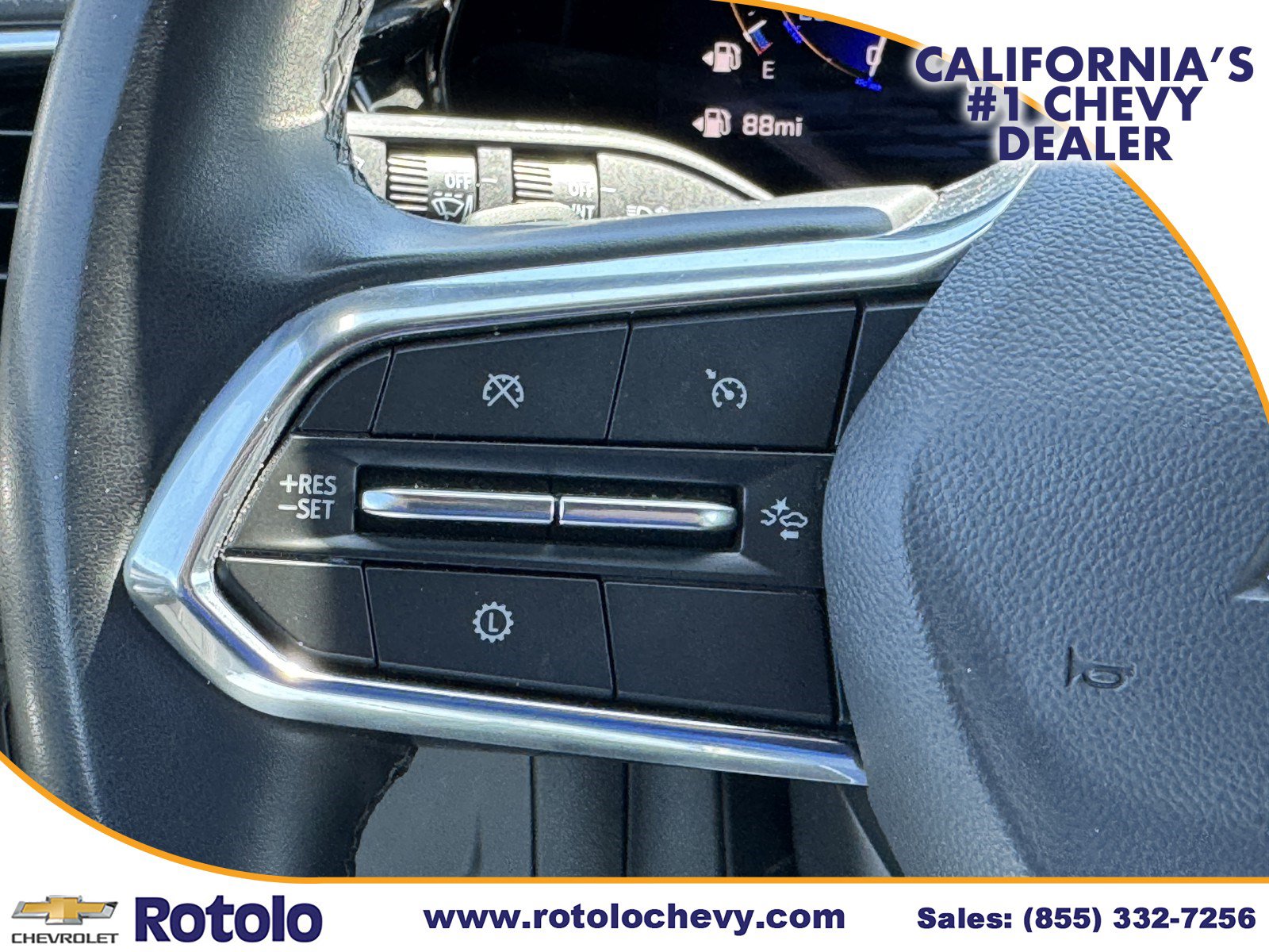 Used 2025 Chevrolet Suburban LT RWD image 23