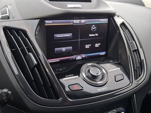 Used 2013 Ford Escape Titanium w/ Class II Trailer Tow Pkg image 16