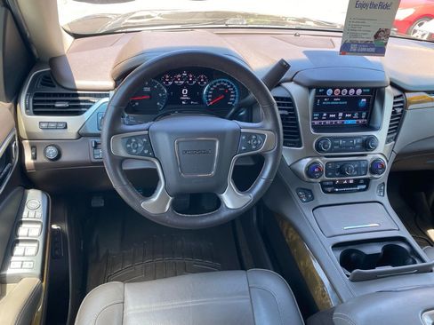Used 2017 GMC Yukon XL Denali w/ Open Road Package RWD image 19
