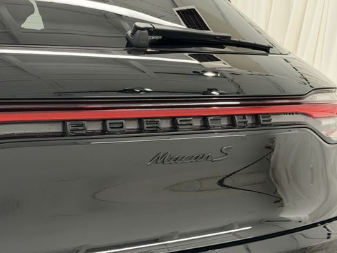 Certified 2024 Porsche Macan S AWD/4WD image 69
