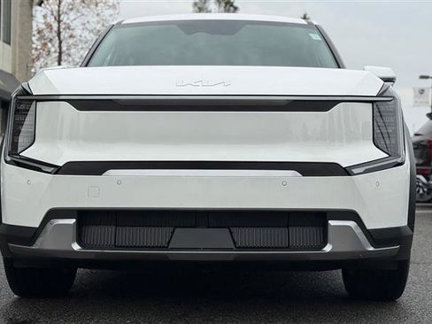 Used 2024 Kia EV9 Light Long Range image 5