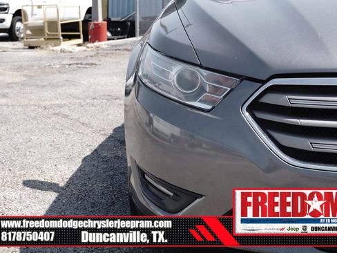 Used 2014 Ford Taurus SEL w/ Equipment Group 201A image 10