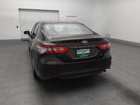 Used 2018 Toyota Camry LE FWD image 6
