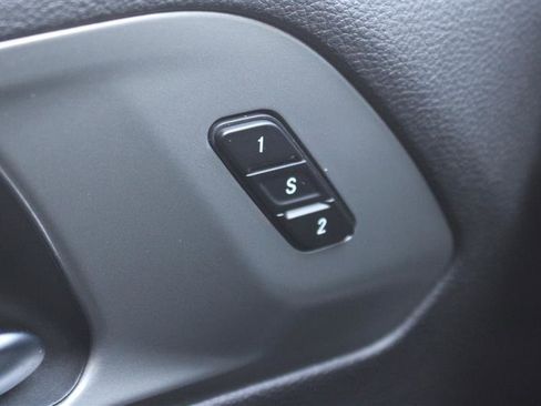 Used 2026 Chrysler Pacifica Select FWD image 10