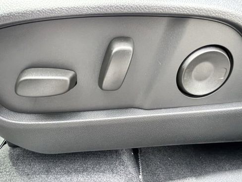 New 2026 Chevrolet Equinox LT w/ Convenience Package II image 18