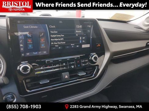 Used 2022 Toyota Highlander Limited AWD/4WD image 25