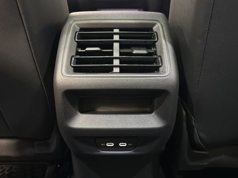 New 2026 Volkswagen Tiguan SE R-Line image 32