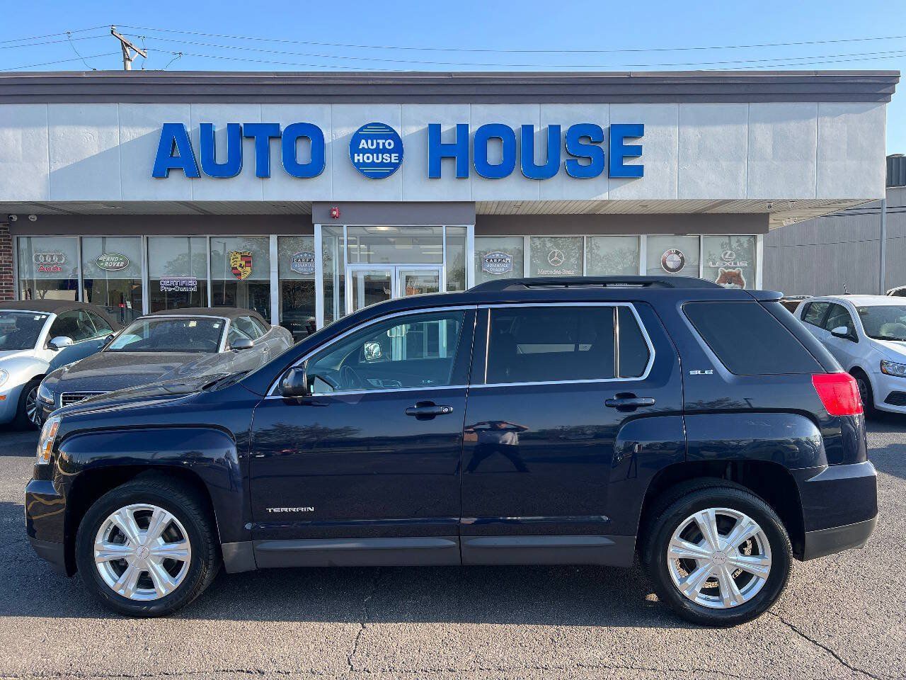 Used 2017 GMC Terrain SLE w/ Convenience Package AWD/4WD image 8