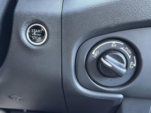 Used 2023 Nissan Frontier PRO-4X w/ Pro-4X Premium Package AWD/4WD image 18