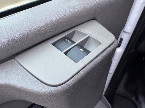 Used 2015 Chevrolet Express 2500 LS image 40