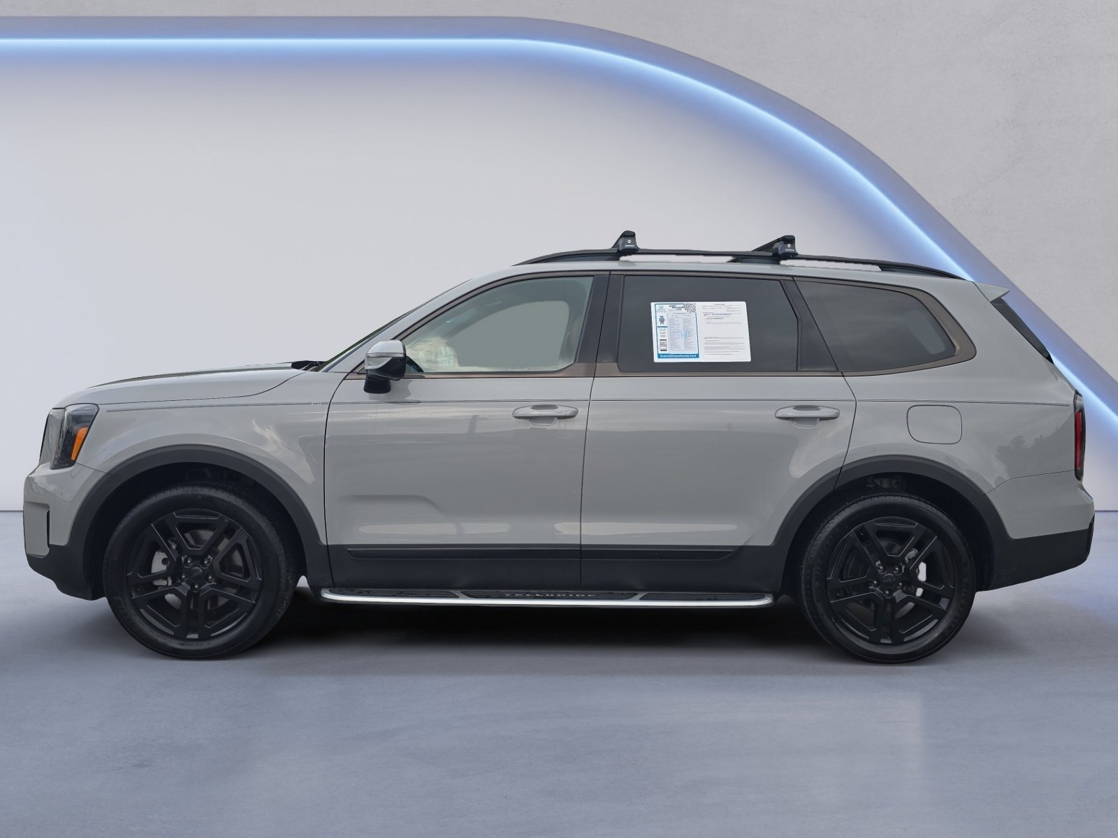 Used 2025 Kia Telluride SX X-Line AWD/4WD image 2