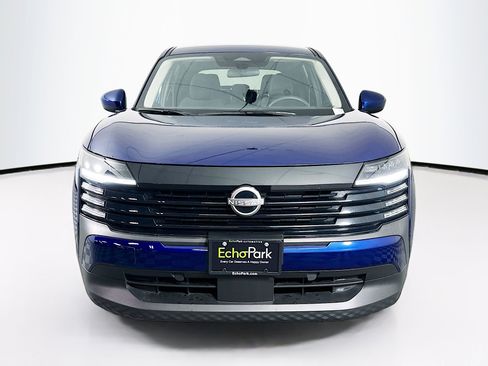 Used 2025 Nissan Kicks SV image 2