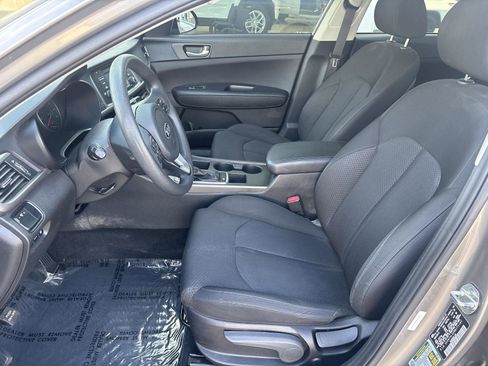 Used 2017 Kia Optima LX FWD image 3
