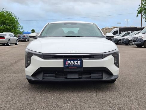 Used 2025 Kia K4 LXS image 2