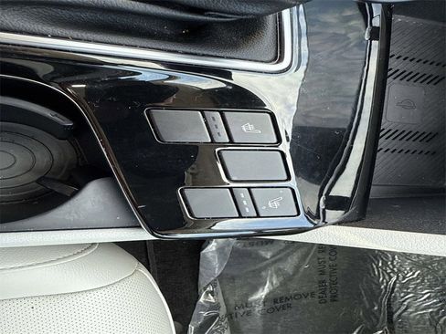 Used 2024 Kia Sportage EX image 22